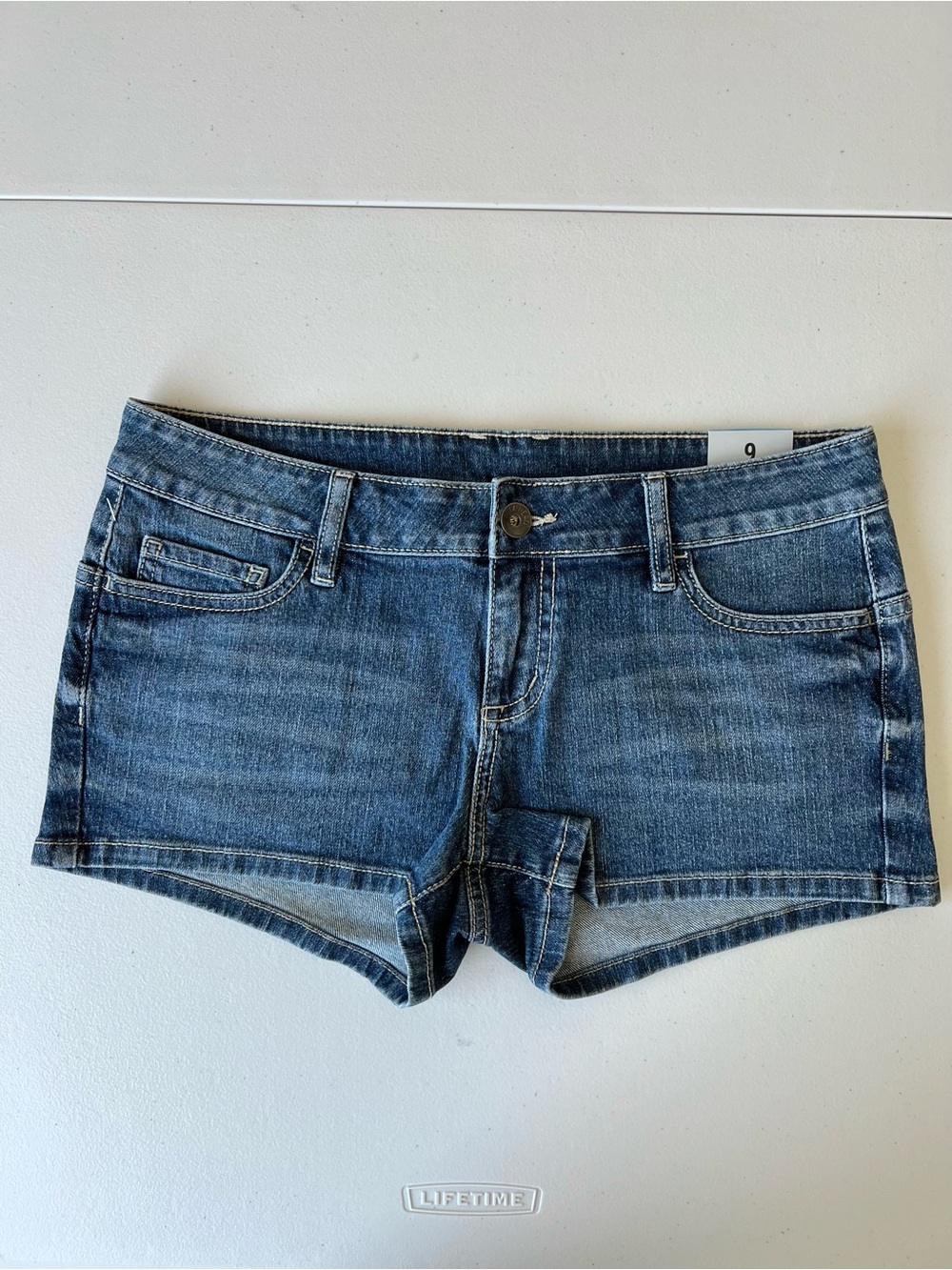Bullhead // NWT Women's Festival Summer Mid Rise Cheeky Short Shorts Size 9